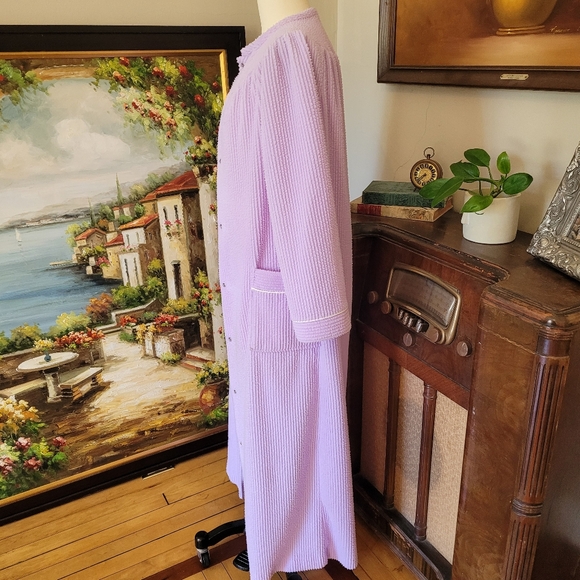 Purple vintage lilac chenille robe size Small - Picture 5 of 7